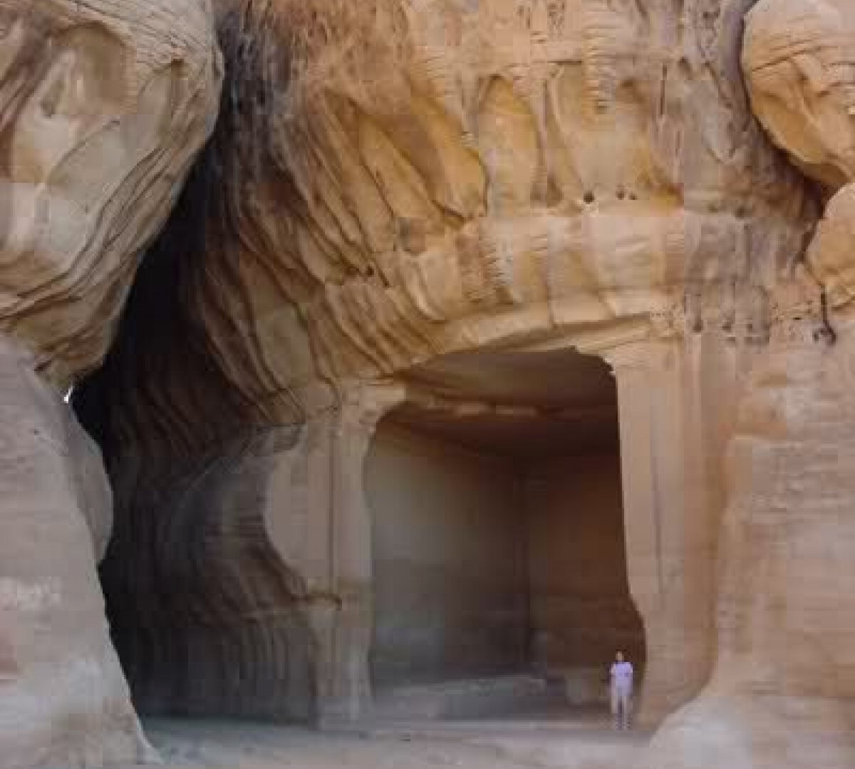 В Аравии обнаружены огромные сооружения.
Источник фото: http://www.mosqueetaqwa.com/wp-content/uploads/bfi_thumb/6-mt4mex2xhbt5tsyfk3b14w71edrin99pucp8aq42vs.jpg