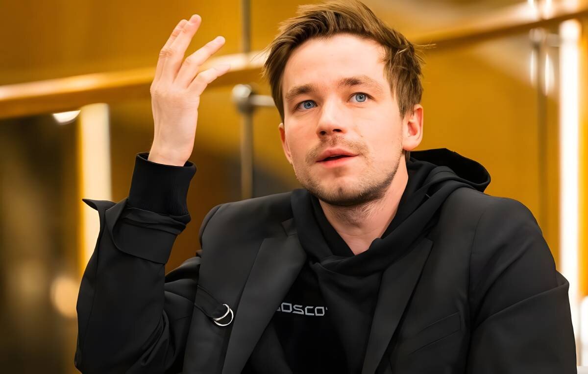 Александр Петров