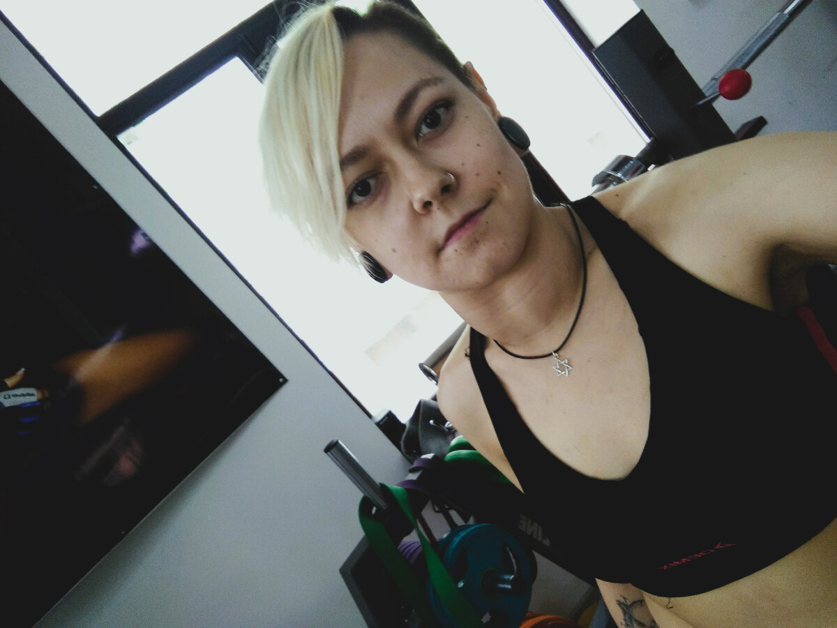 Сушка тела для девушек при тиреотоксикозе. Фото из личного архива Ангелины Буваевой, тренера-диетолога (2019 г).