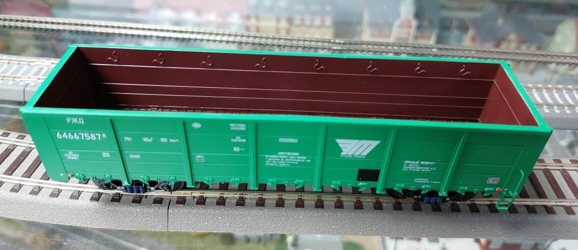 Модель полувагона 12-9853 от Parovoziki.ru. Фото из группы ВК производителя