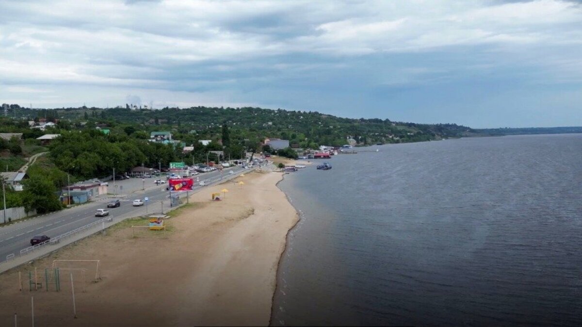 Саратовский актер драмтеатра написал песню о Волге и снял клип | Reporter64  Saratov | Дзен