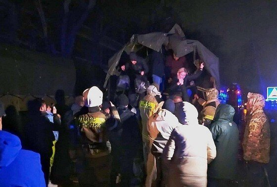    Спасатели МЧС России помогают жителям Евпатории в условиях шторма