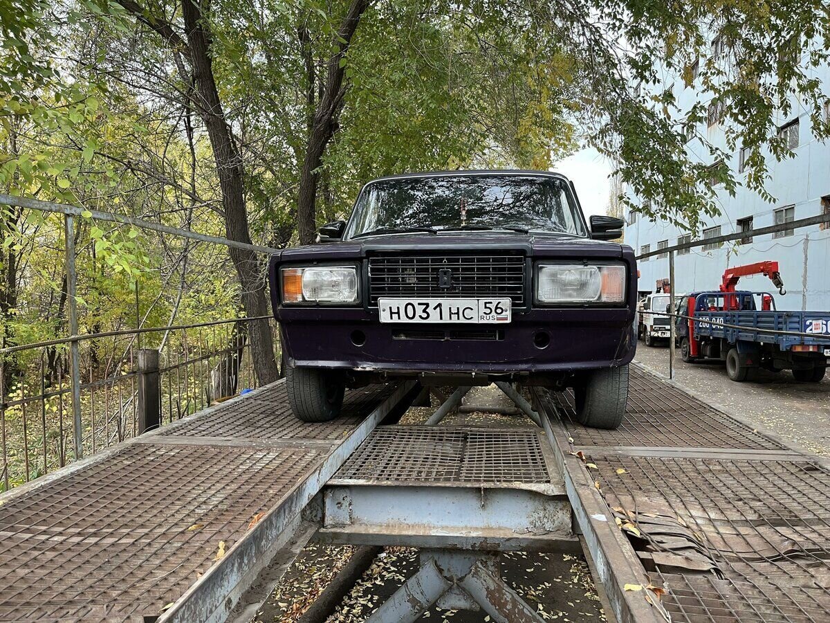 Бампера переднего, к сожалению, нет 