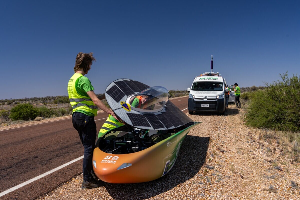 Команда Top Dutch Solar Racing испытала тандемные перовскит-кремниевые солнечные
элементы (Фото: Top Dutch Solar Racing)