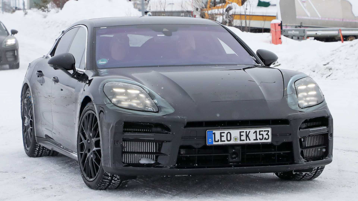 Porsche Panamera 2023