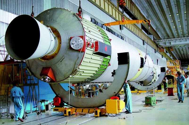 Сборка корпуса универсального ракетного модуля РН Ангара / ГКНПЦ им. Хруничева