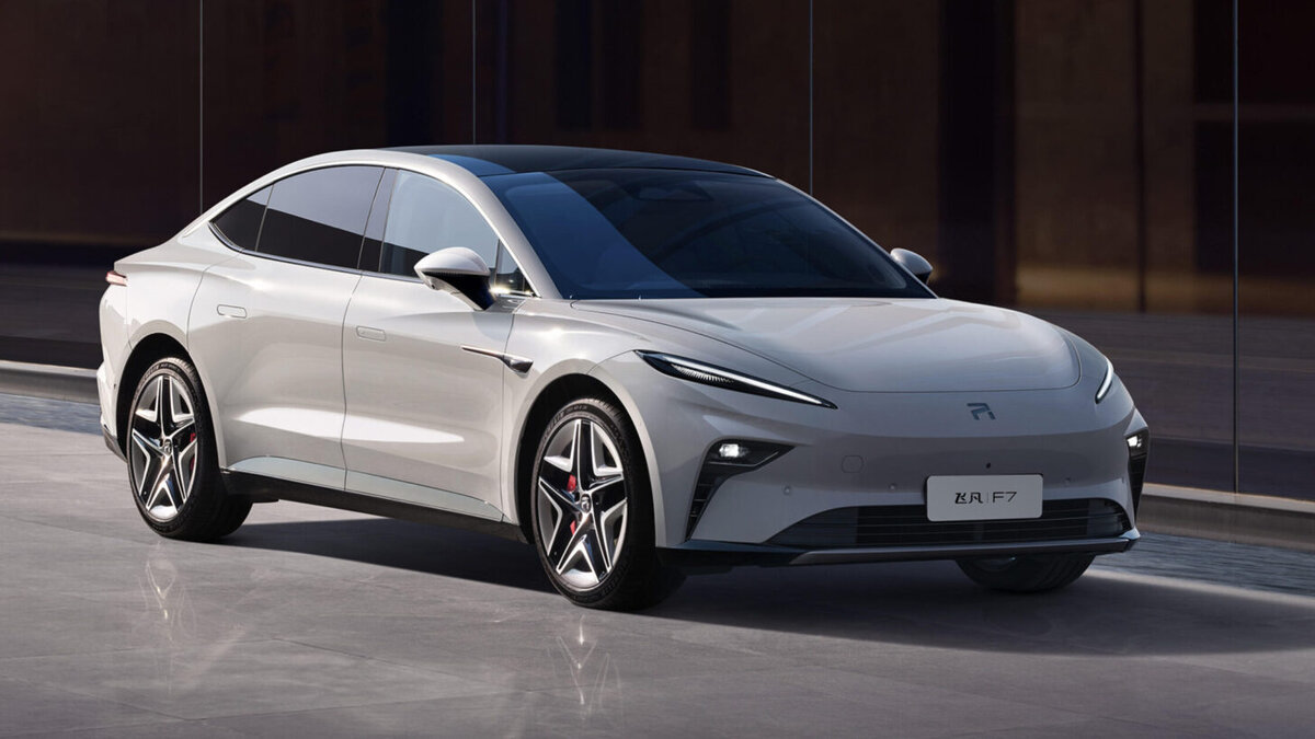    Rising Auto F7. Фото SAIC