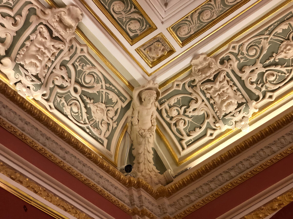 Особняк любишь. Пушкина 61 краснодар. Особняк пушкина 61 краснодар. Мавританский дом краснодар пушкина 61. Особняк любви краснодар.