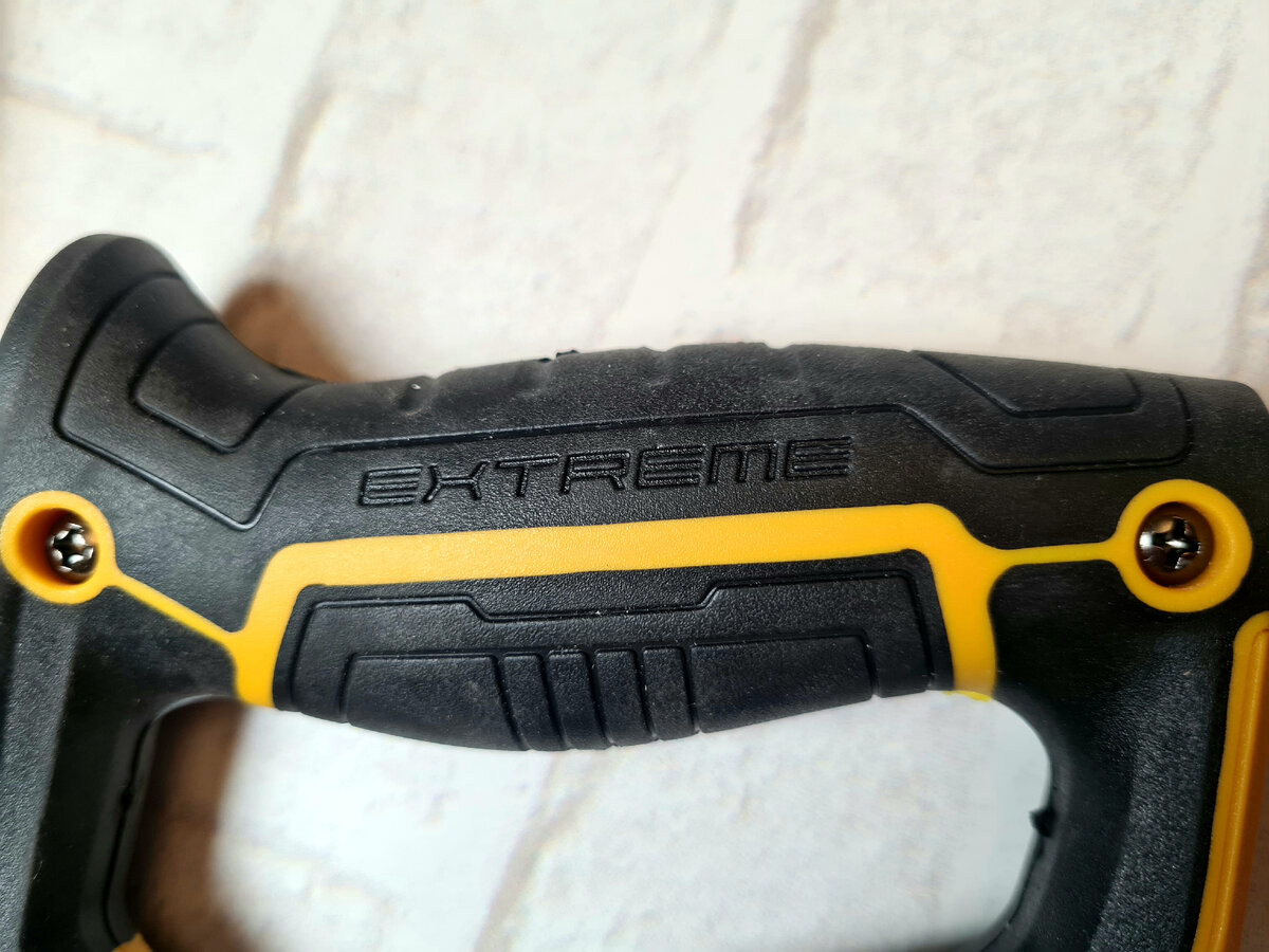 Ножовка по дереву давно стала обязательным инструментом в домашнем хозяйстве. А если есть свой сад и огород или столярная мастерская, то без ножовки не обойтись.-11