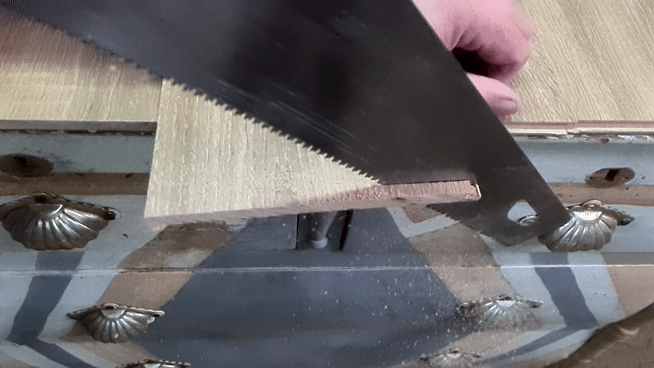 Ножовка по дереву давно стала обязательным инструментом в домашнем хозяйстве. А если есть свой сад и огород или столярная мастерская, то без ножовки не обойтись.-25