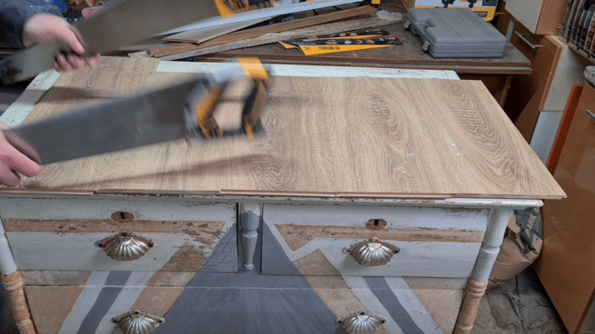 Ножовка по дереву давно стала обязательным инструментом в домашнем хозяйстве. А если есть свой сад и огород или столярная мастерская, то без ножовки не обойтись.-28