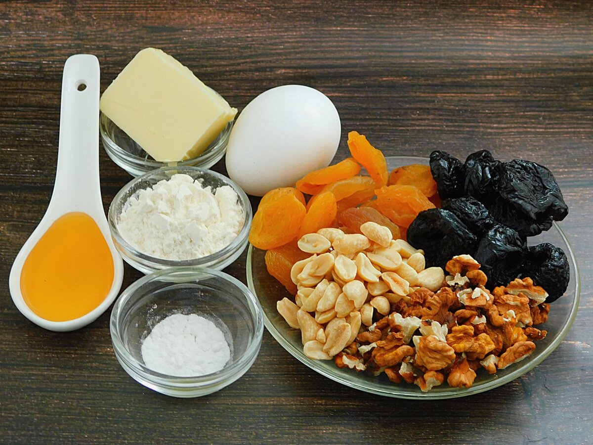 Ингредиенты необходимые для приготовления песочных пирожков в духовке