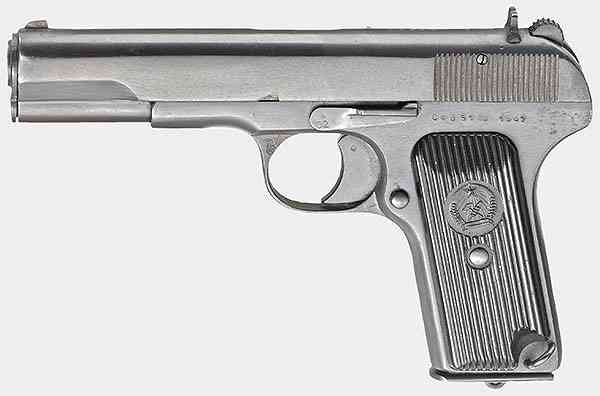 Пистолет М48.