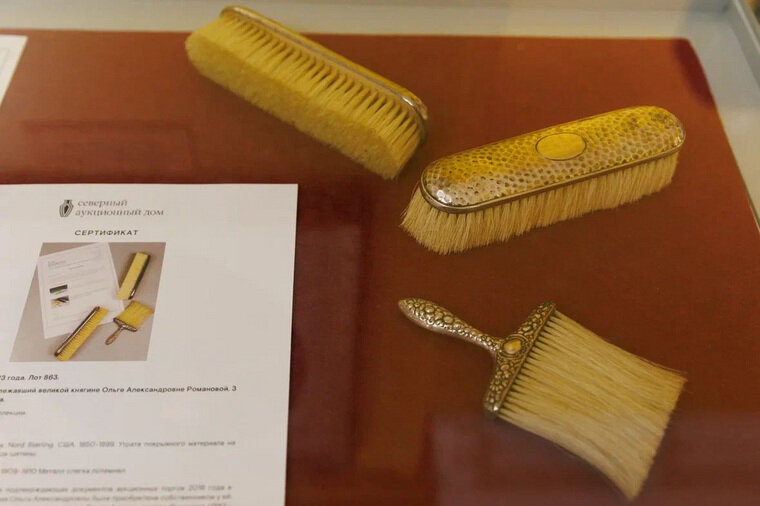    Экспонаты приобрел на аукционе один из коллекционеров Фонд святой Екатерины