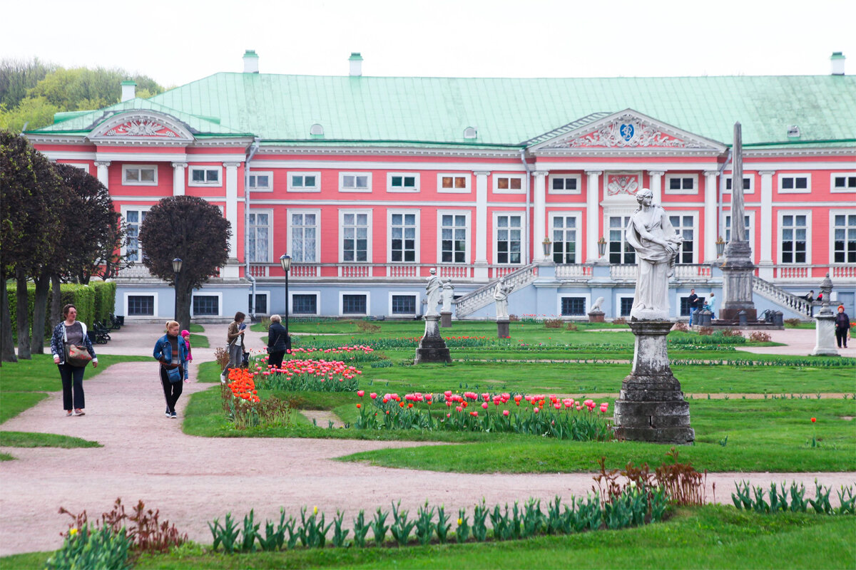 Сад и главный дом усадьбы Шереметевых в Кусково. Район Вешняки. Фото: АГН Москва