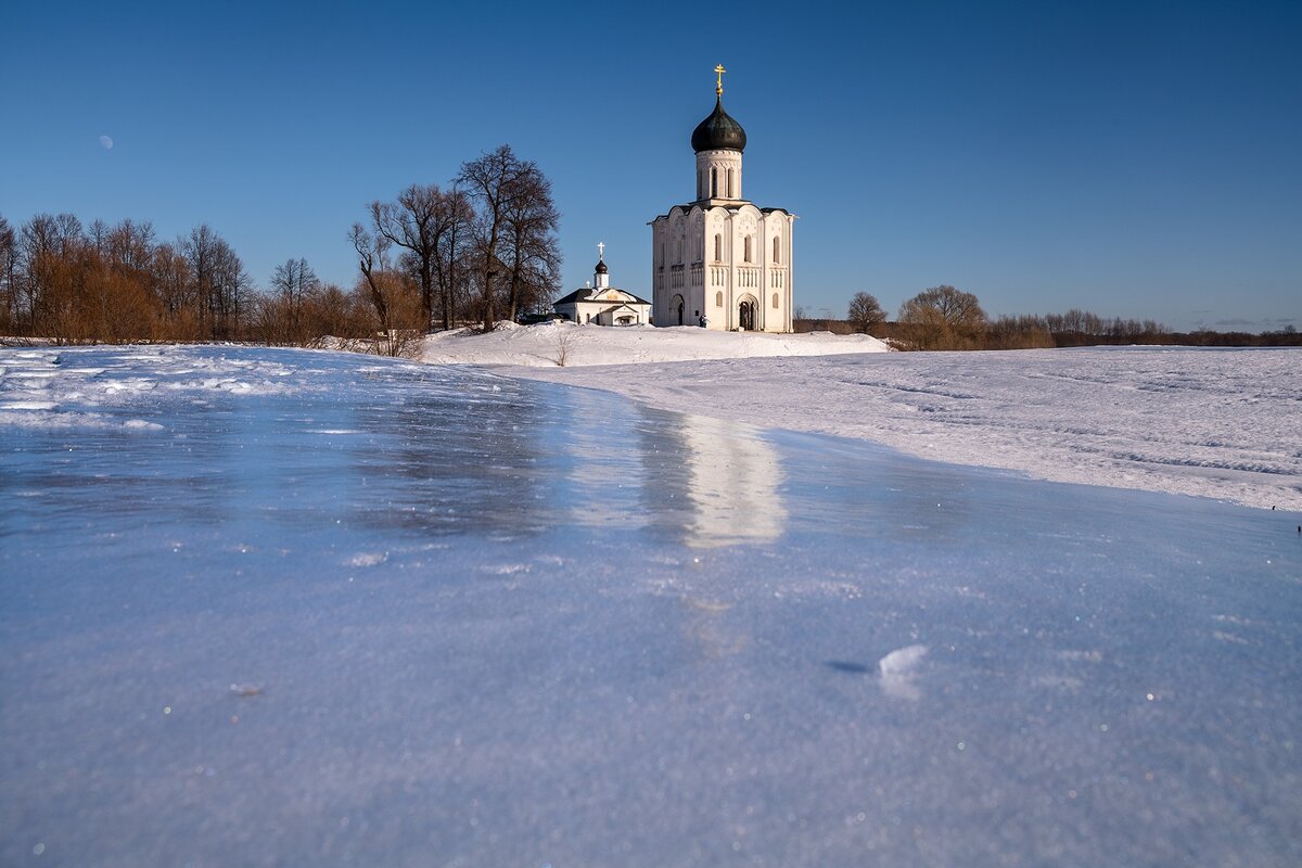 Весна Церковь лед
