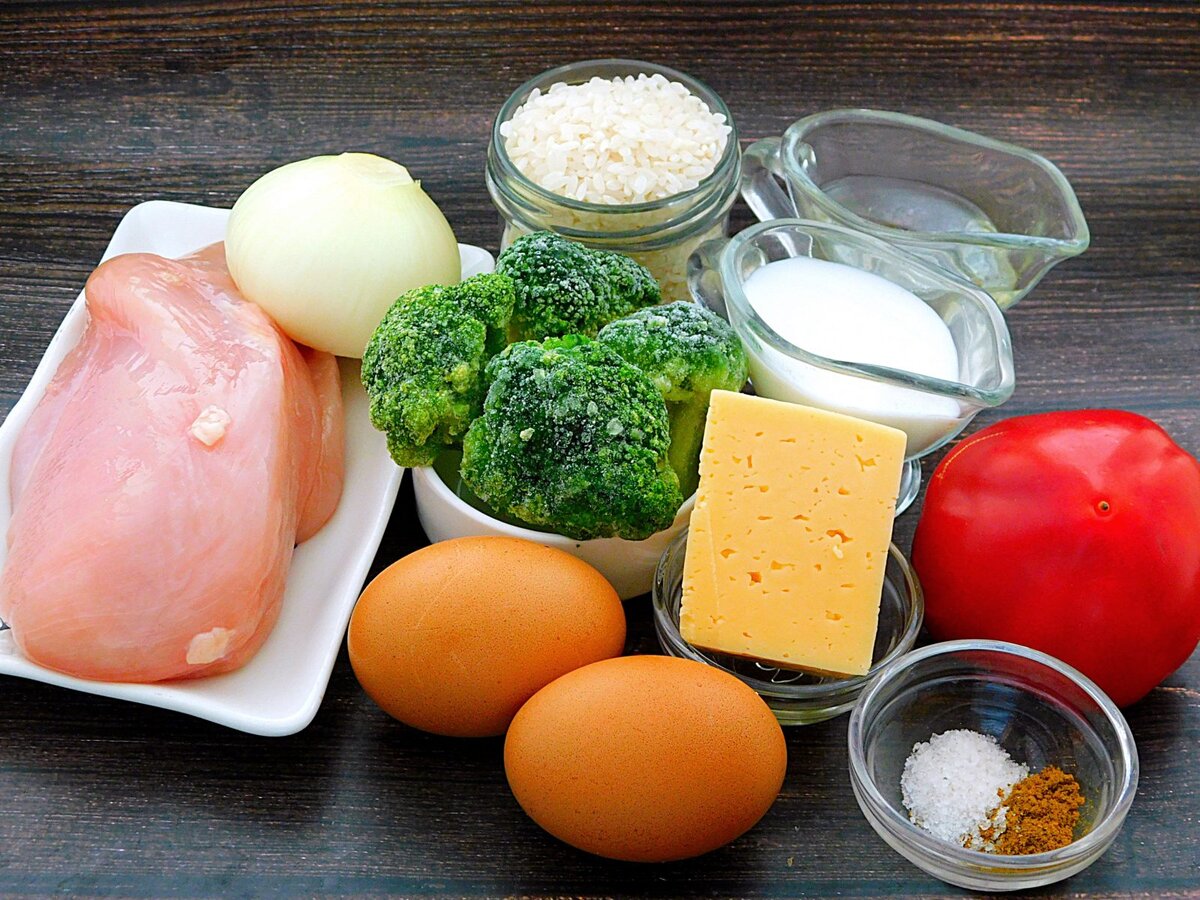 Ингредиенты для приготовления запеканки с курицей и брокколи в духовке