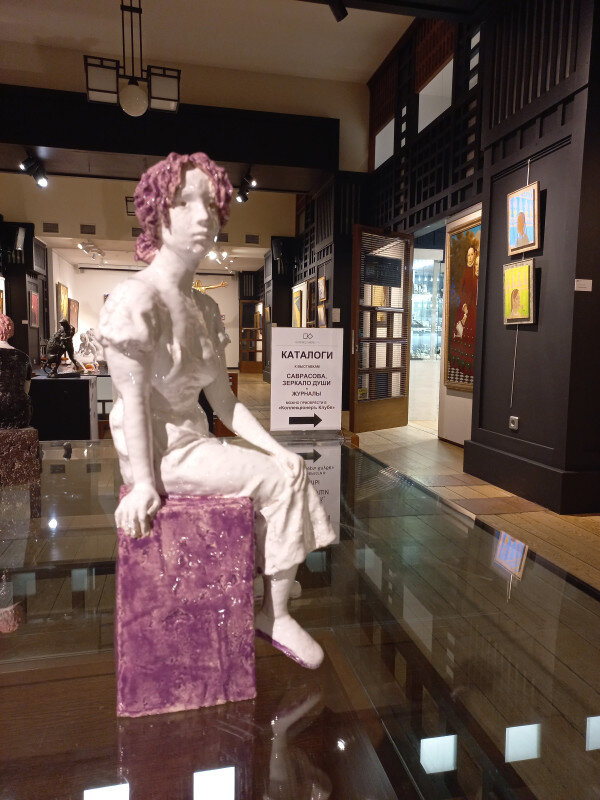 Золото сарафанов и веселье бронзовых ню: выставка А. Ремнева и С ...