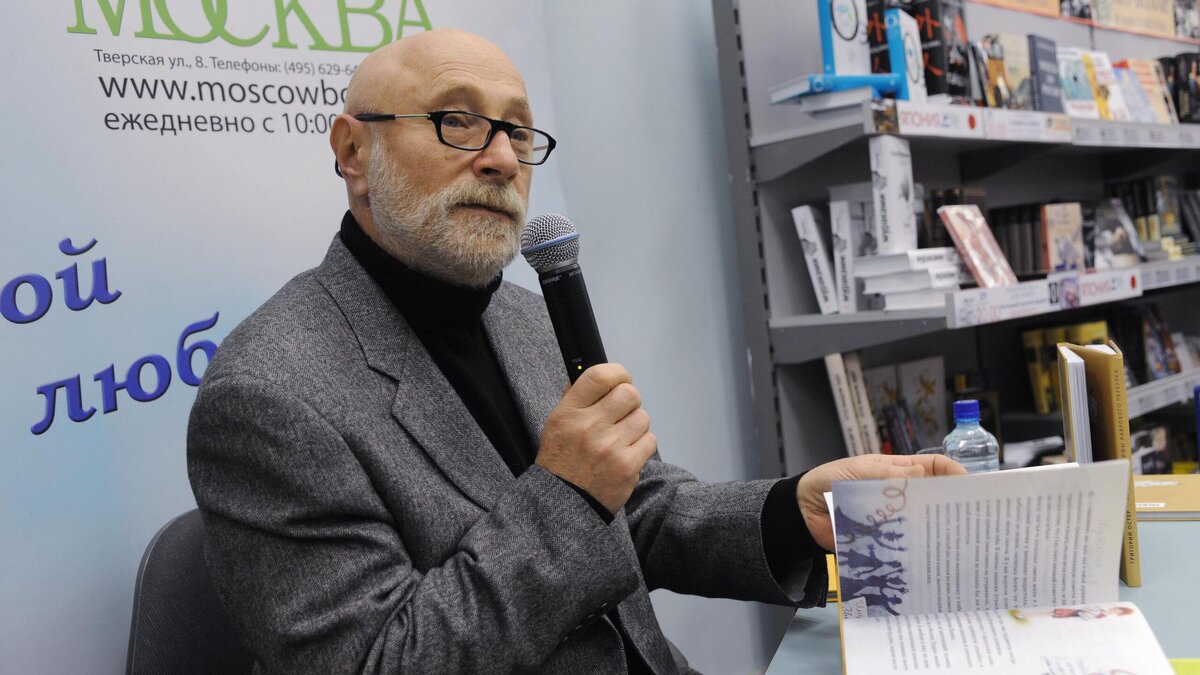    Писатель Григорий Остер в торговом доме книги "Москва"© РИА Новости ∙ Владимир Вяткин