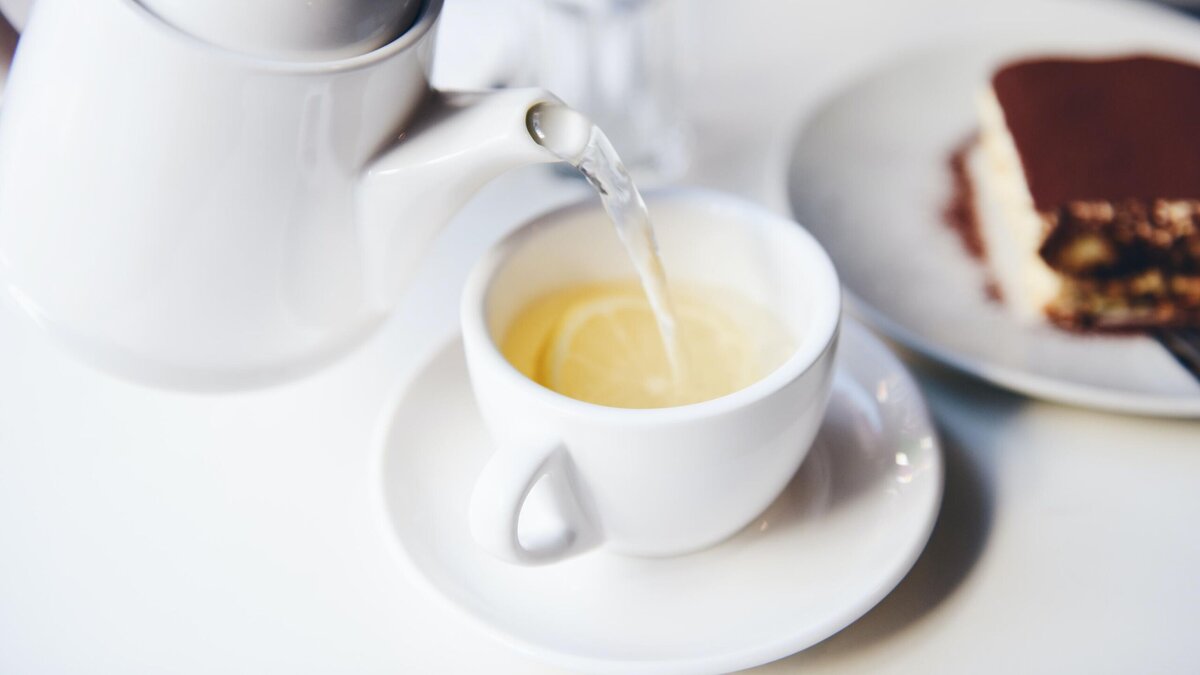    Что такое белый чай и в чем его особенность? Объясняет врач-диетолог© Unsplash / Сухен Чой