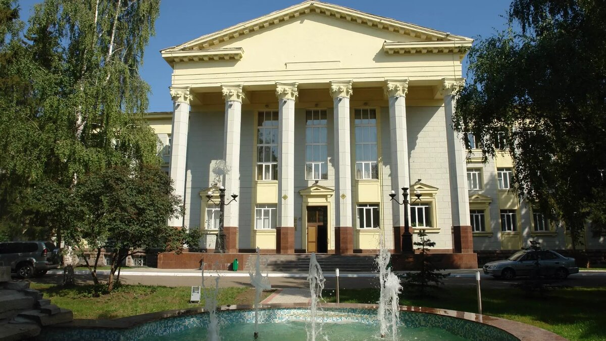     Сейчас в этом здании располагается министерство экологии.