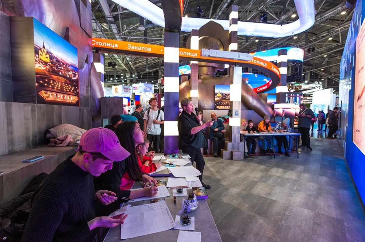    На выставке "Россия" нижегородцы рассказали о Алексееве, Минине и Пожарском