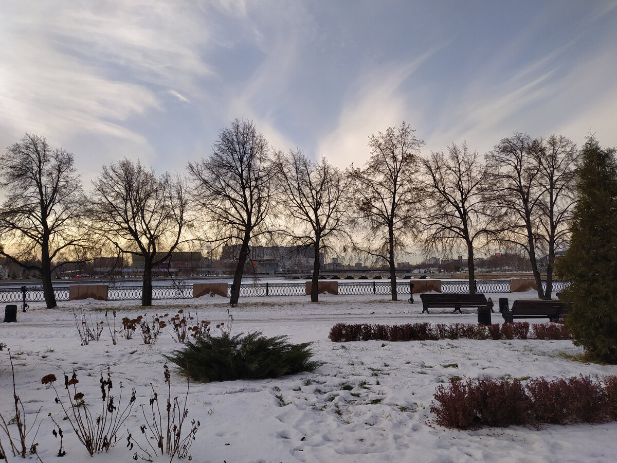 Фото автора. Ещё не зима и на осень не похоже)))