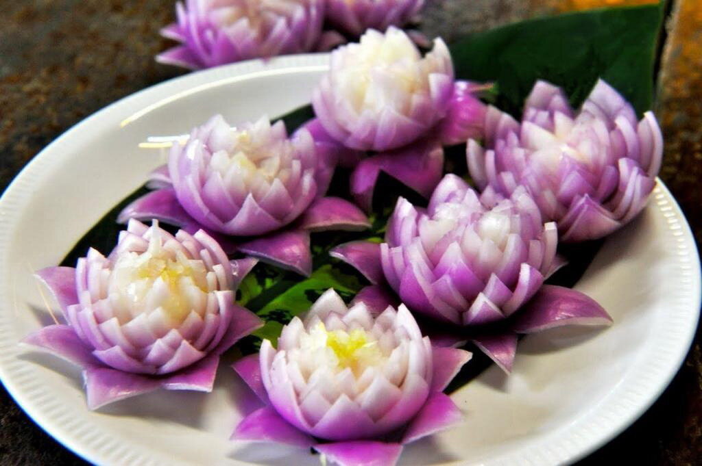 Фото: Яндекс картинки. Лотосы из ялтинского (красного) лука. Картинка 1