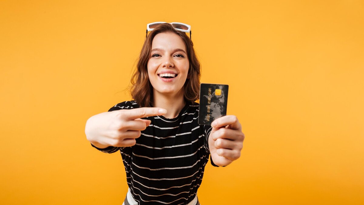    А вы знали, что на кредитной карте можно заработать? Есть один проверенный способ© Freepik | drobotdean