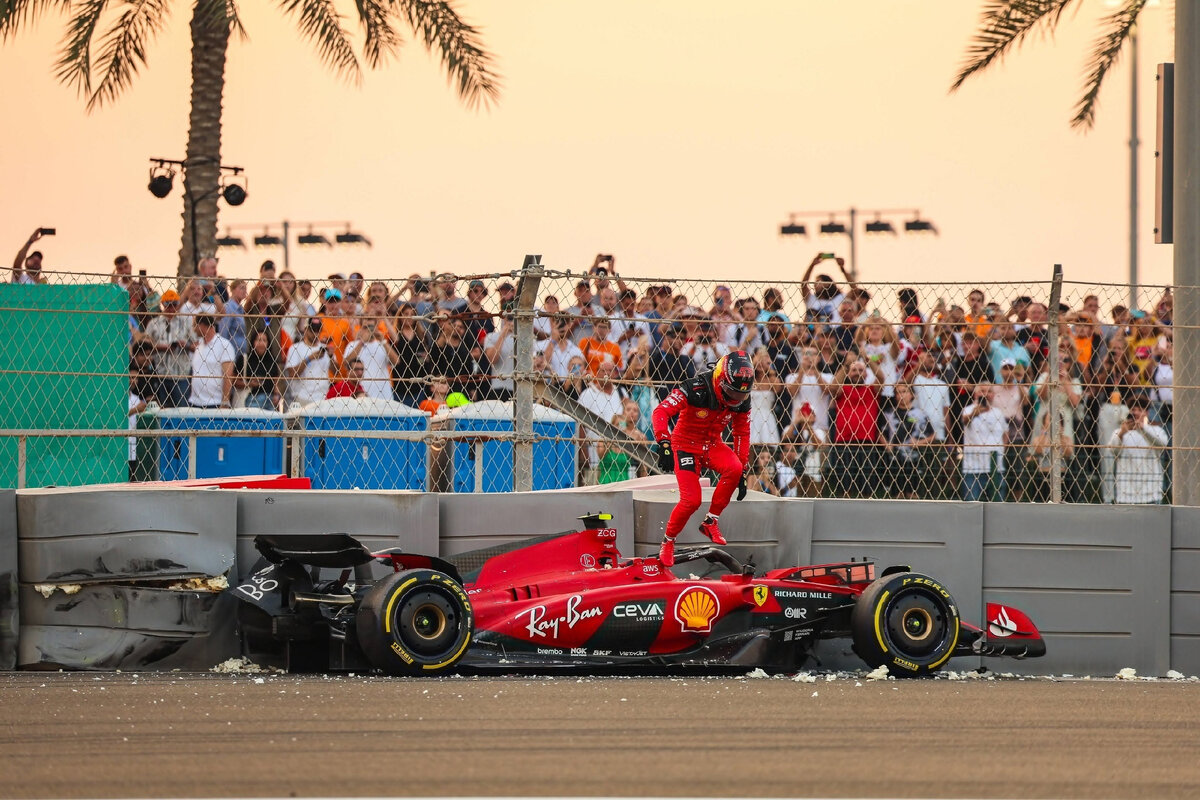 Разбитая Ferrari #55