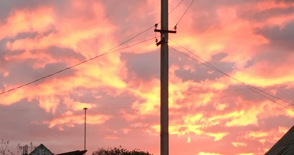 Время вспомнить: Как в 1991г. срывали шапки с прохожих (11)