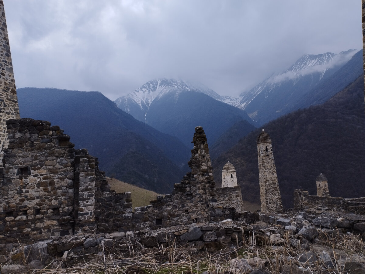 За Кавказским хребтом находится Грузия