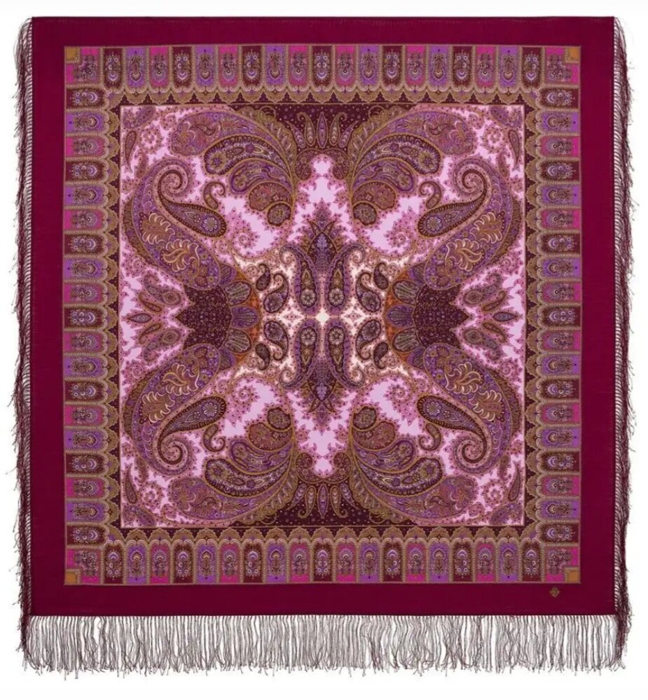 Артикул 171994082, цена 2814 руб., продавец Павловопосадские платки.