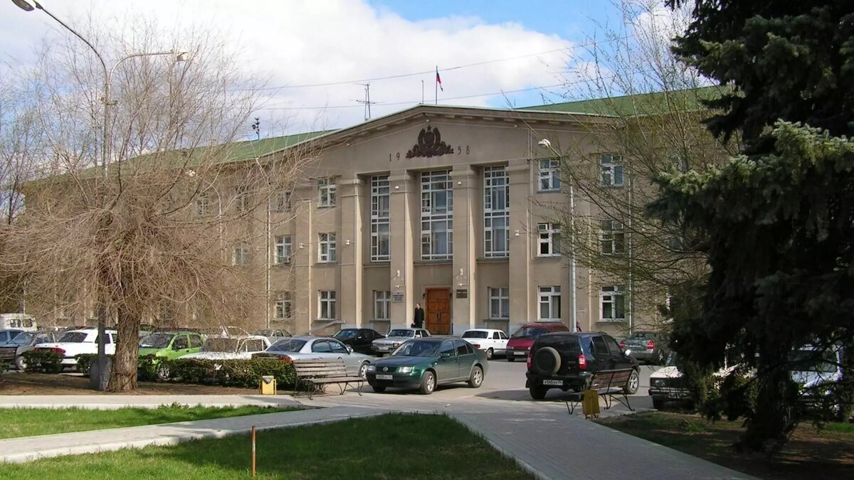     Комплекс производства битумно-минерального материала РТ-60 вместе с бытовым вагончиком пущен с молотка за 1,6 млн рублей в городе-спутнике Волгограда, согласно информации управления муниципальным имуществом Волжского.