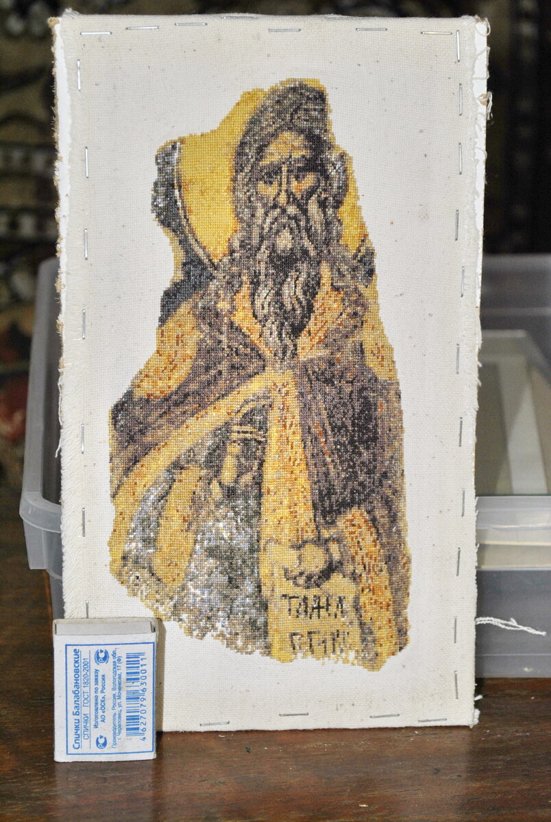 размер, в сравнении со спичечным коробком 