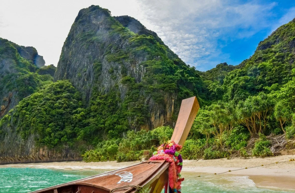 экзотическая природа. экзотику найдите. тропики и субтропики. экзотику найдите. Limestone cliffs of el nido, palawan.