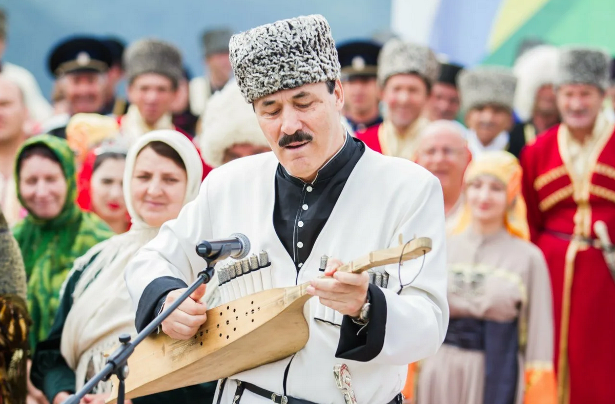 Народы дагестана фото. Дагестан Лезгины аварцы. Кумыки кумыки. Кумыки народность Дагестана. Народы Кавказа аварцы.