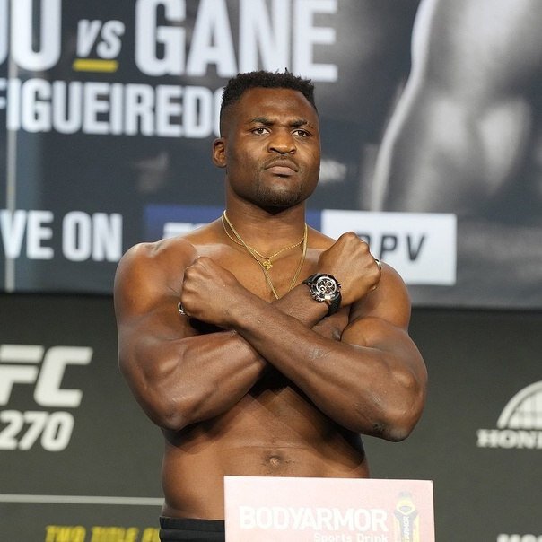 По словам бывшего претендента на чемпионский пояс UFC в полусреднем весе, Дэна Харди, возглавляющего операционный отдел европейского филиала PFL, победитель противостояния Гольцов - Феррейра станет главным кандидатом на бой с бывшим чемпионом UFC, Фрэнсисом Нганну, который планирует дебютировать в лиге в следующем году.

«Они являются для нас очевидным вариантом, и я думаю, они оба могут стать интересной проблемой для Нганну – особенно Гольцов с его опытом», - заявил британец в интервью MMAJunkie. «У него отличная работа ног, замечательные навыки бокса, и вероятно, лучший джеб в смешанных единоборствах. Я думаю, он очень серьезный соперник для Нганну, особенно учитывая тот факт, что у него есть игра в партере, которую он может использовать»