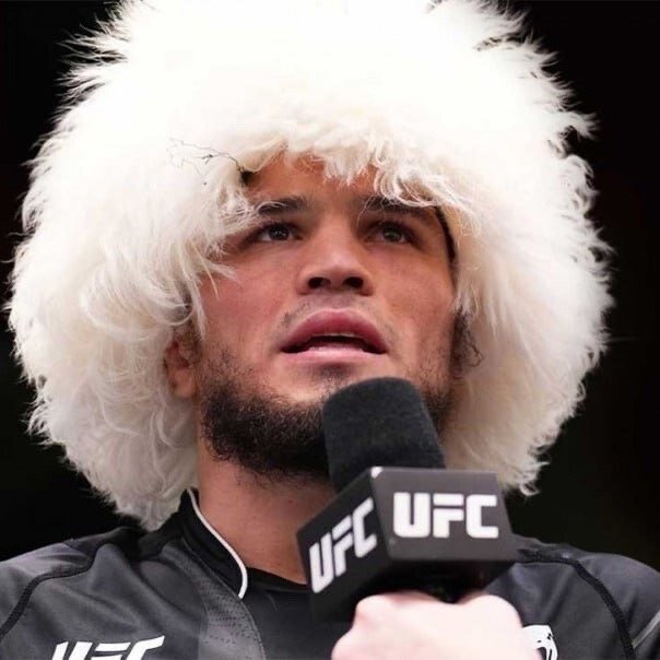 Петр Ян является не единственным российским бойцом, с которым желает померяться силами седьмой номер легчайшего дивизиона UFC, Сонг Ядонг.

По словам китайского бойца, однажды он планирует разделить октагон с непобежденным Умаром Нурмагомедовым, который в настоящий момент восстанавливается после травмы, и занимает двенадцатую строчку в рейтинге.

«Мы определенно будем драться в будущем», - цитирует Сонга MMAnews. «Мне действительно интересно сразиться с ним. Я здесь не для того, чтобы получить пояс, пройдя коротким путем. Я хочу заслужить его, победив всех за счет своих навыков. У него есть свои преимущества, а у меня свои. У него хорошая борьба и контроль. У меня прессинг в стойке и хорошее джиу-джитсу»