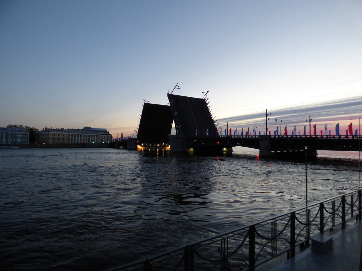 Дворцовый мост