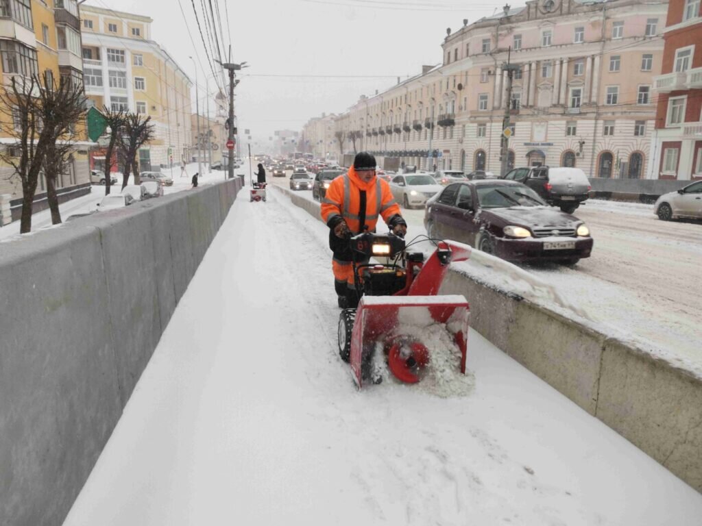 Ли снегопад. Ли Snowfall. Идет ли в Шотландии снег. Выпадает ли снег в Австрии. 6 Апреля 2012 снег в Обнинске.