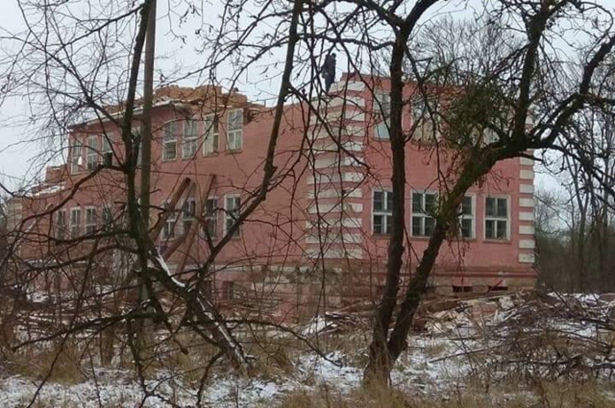    Жители Белгородского района жалуются на состояние старых школ