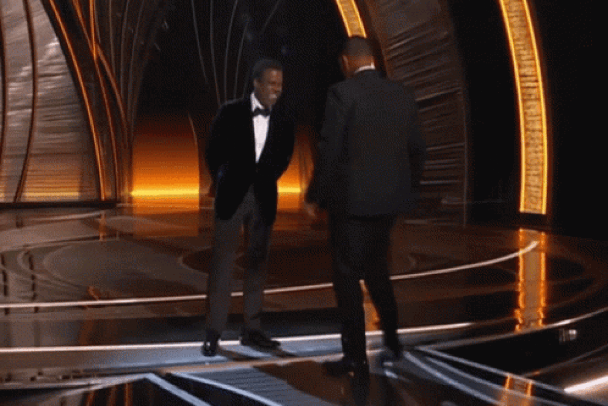    Уилл Смит ударил по лицу Криса Рока на церемонии вручения премии «Оскар» кадр из видео