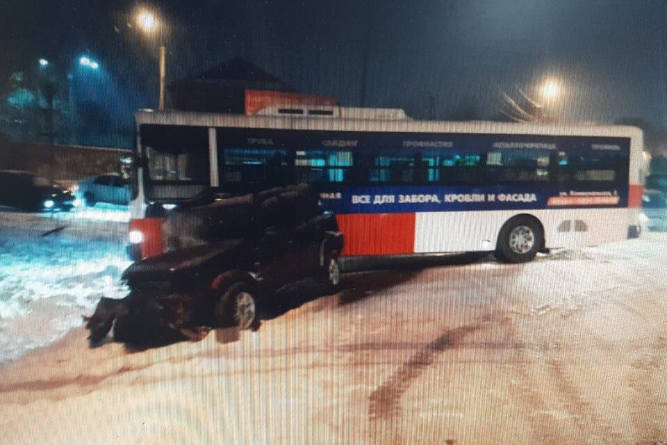    По факту аварии проводится проверка. УМВД России по Приморскому краю