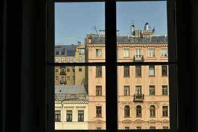   Вид из окна в Питере ©Maria Rodideal Unsplash.com