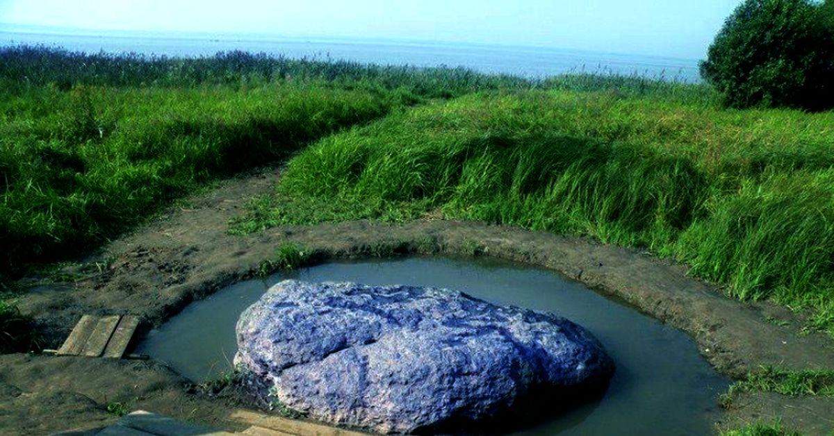 Синий камень переславль история