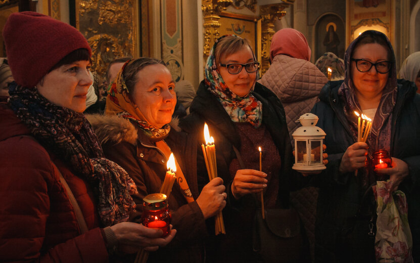  В Рождественский пост нужно разрушить преграду между человеком и Богом и поучаствовать в благодарственной молебне. Фото: архив редакции