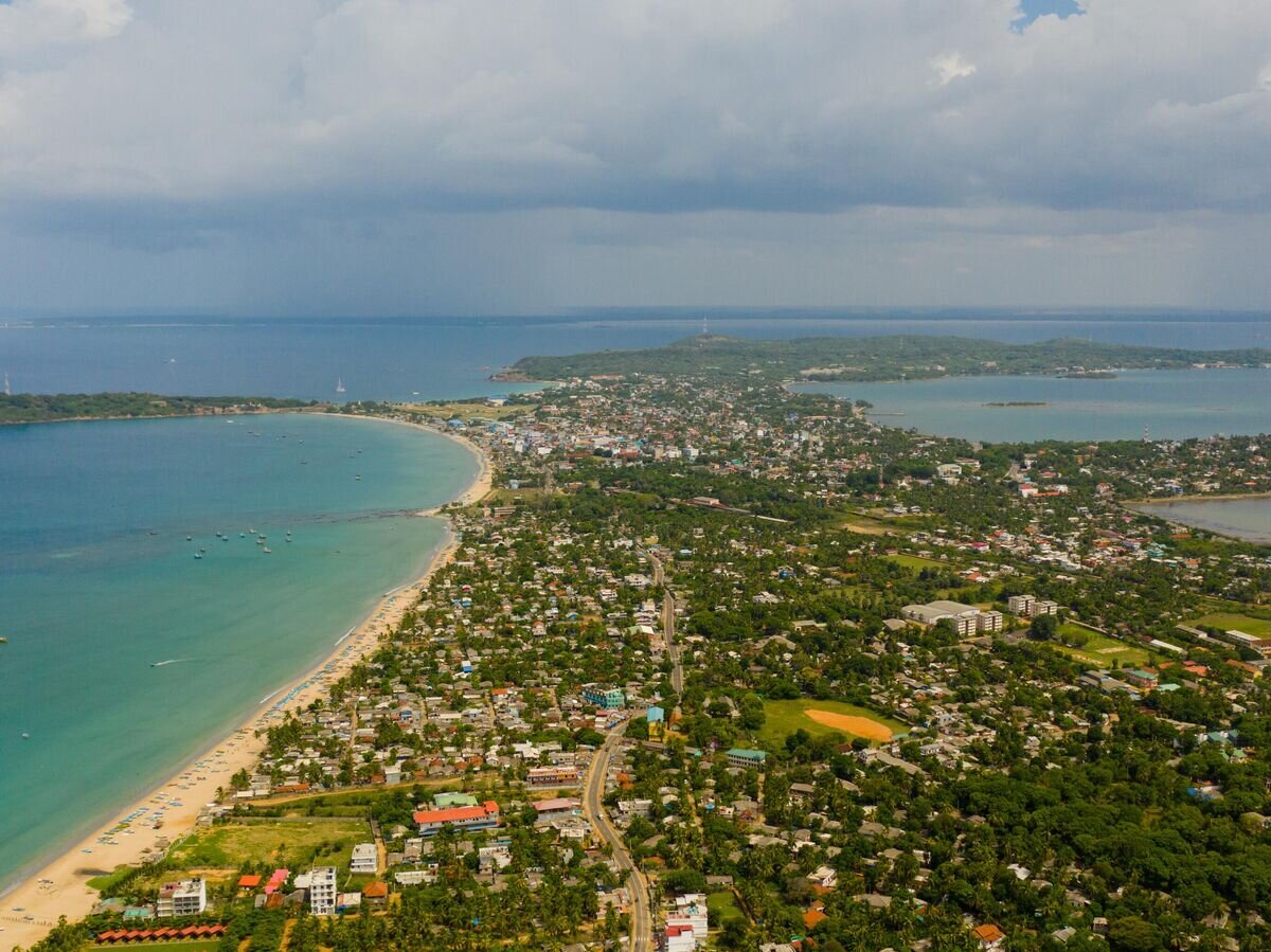    Пляж Тринкомали, Шри-Ланка© iStock.com / Alexpunker