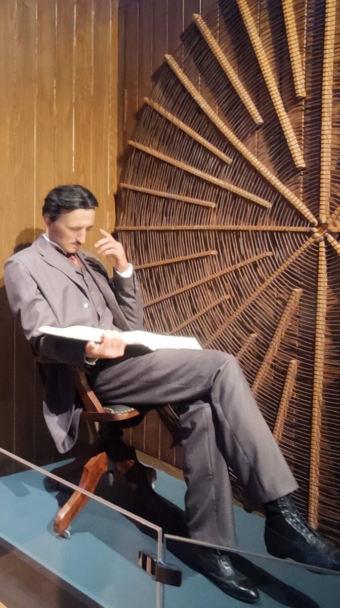 Восковая фигура Николы Теслы