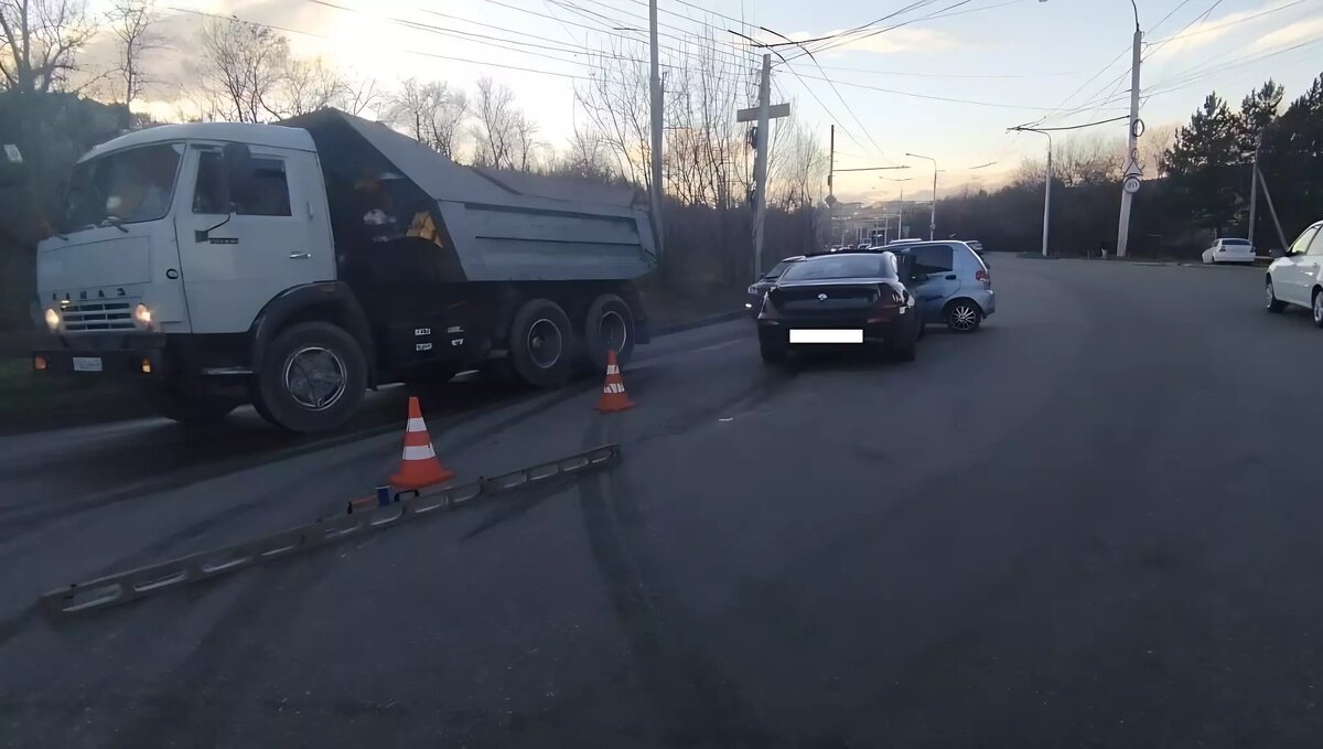     В Ставрополе произошла авария с двумя машинами, водитель одной из них оказался без прав, сообщили в региональном УГИБДД.